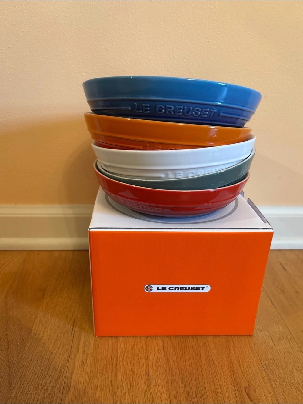 Le Creuset Stoneware Deep Round Dish in Red, Blue, Orange, White, Teal - Picture 6 of 11